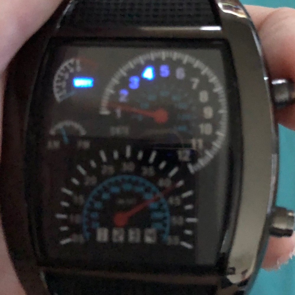 Men’s Watch - Picture 3 of 5